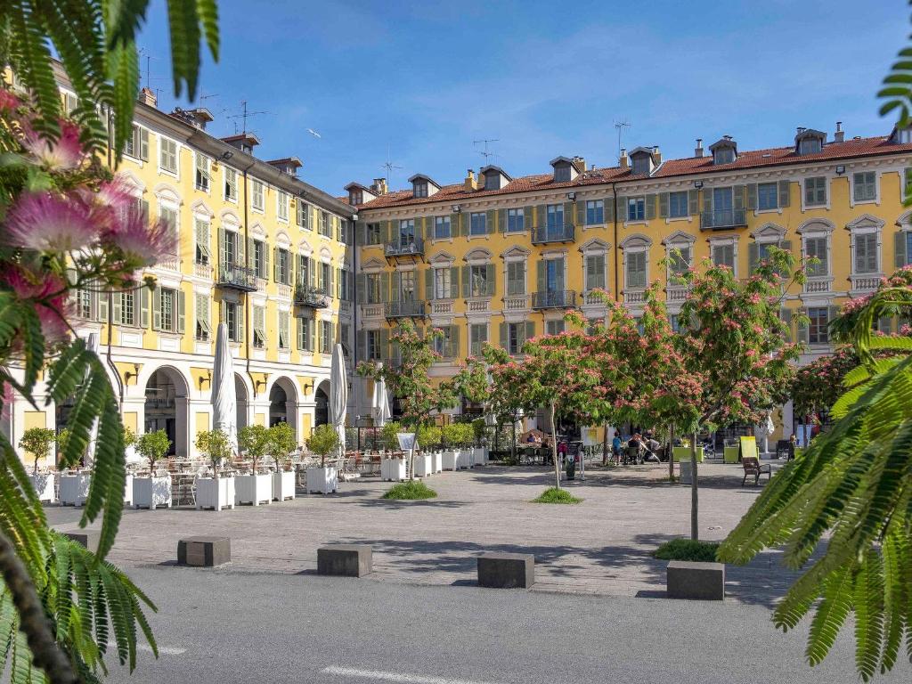 Coastal Whispers: Tranquil Retreats for the Discerning Traveler in Nice