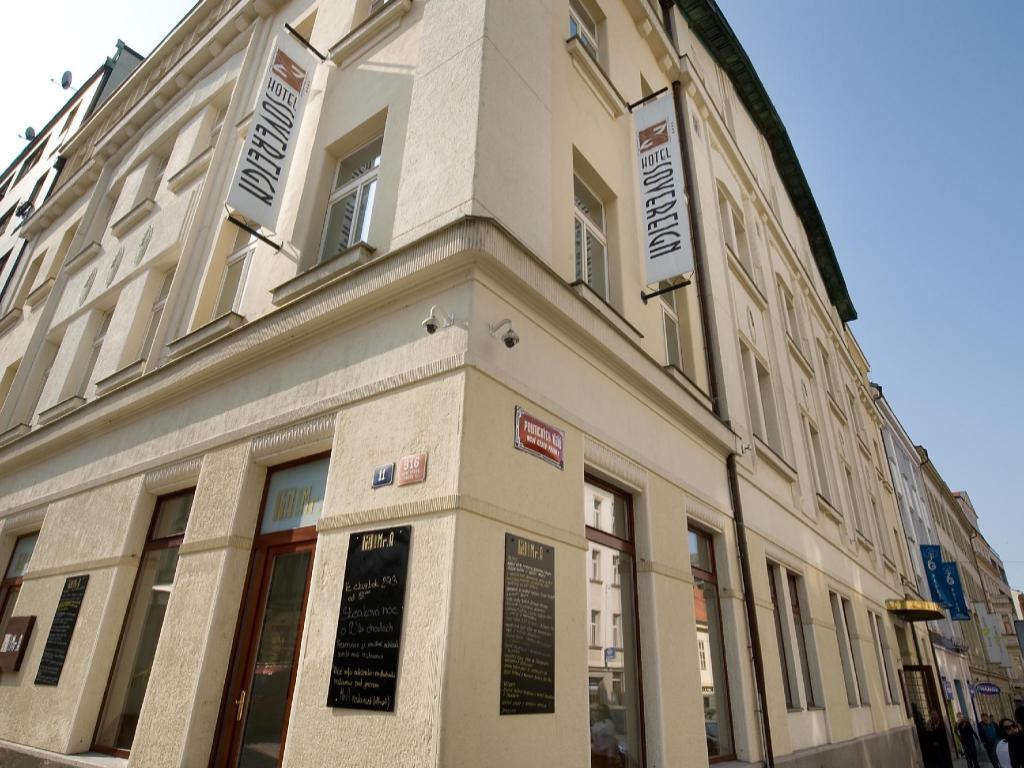 Prague’s Quiet Charms: Sanctuaries for the Discerning Independent Traveler