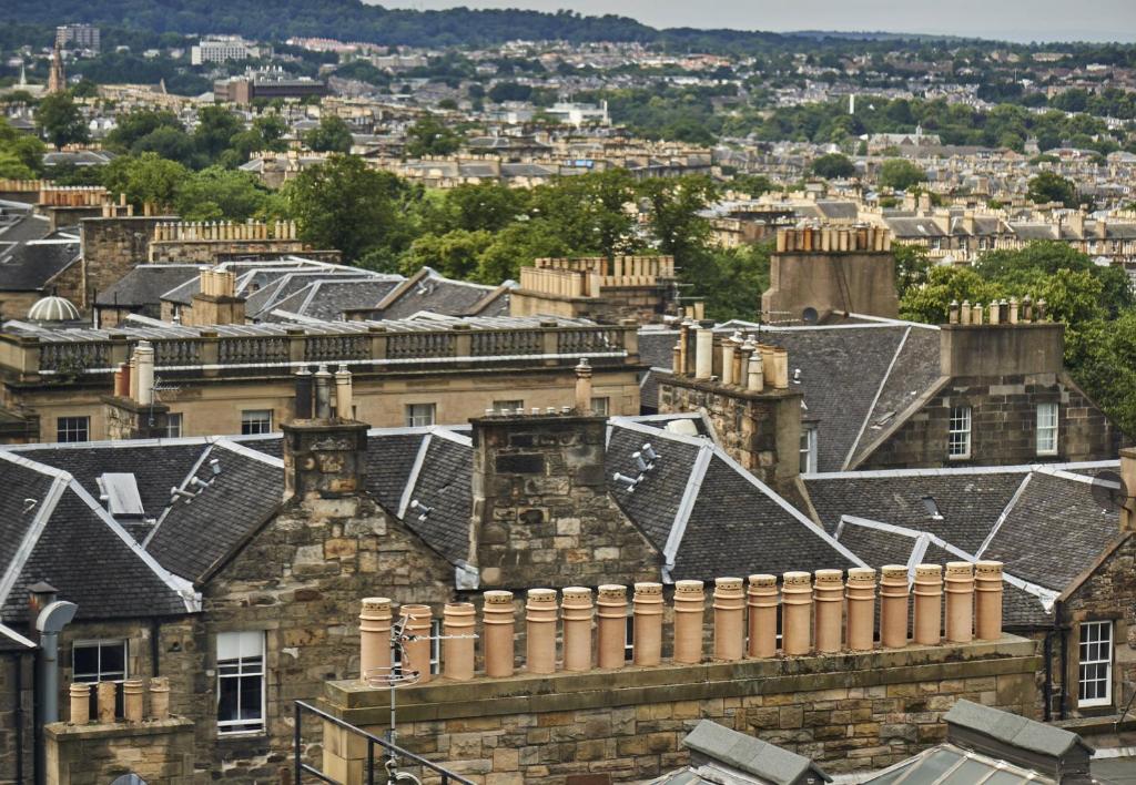 Edinburgh’s Quiet Charms: A Refined Sojourn Through Luxurious City Retreats