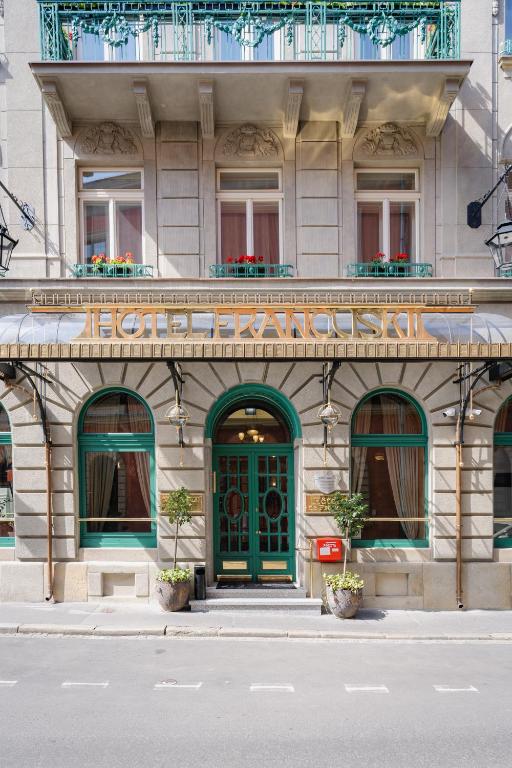 Kraków’s Quiet Echoes: Refined Stays for the Introspective Traveler